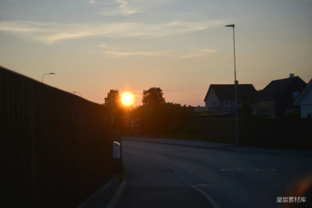 高清摄影 夕阳 宁静 小巷 住宅区 自然 夕阳下的宁静小巷