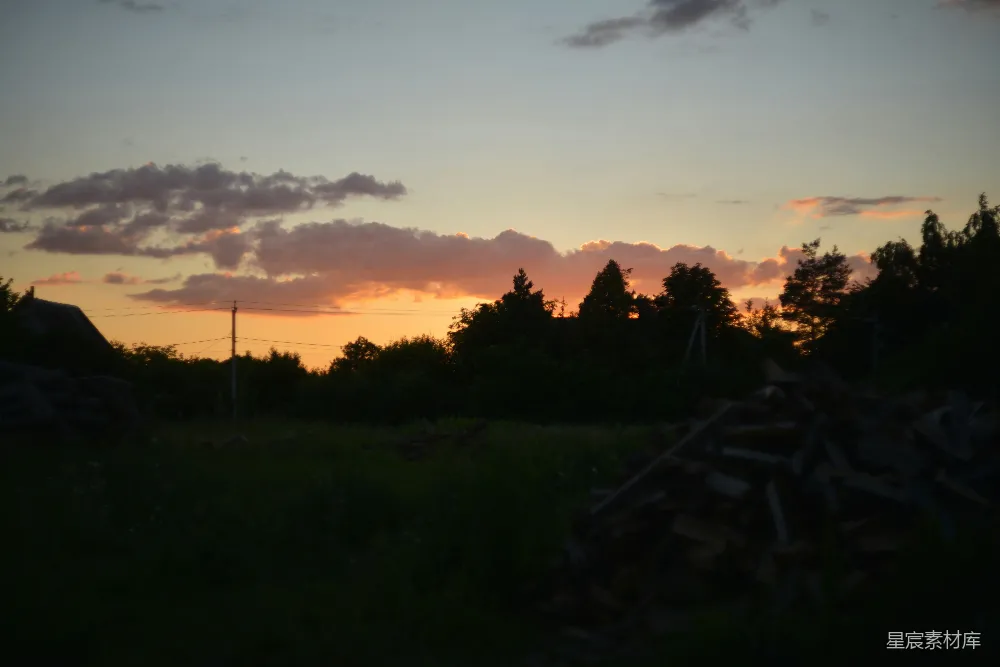 高清摄影 乡村 日落 自然 宁静 田园 夕阳下的宁静村庄