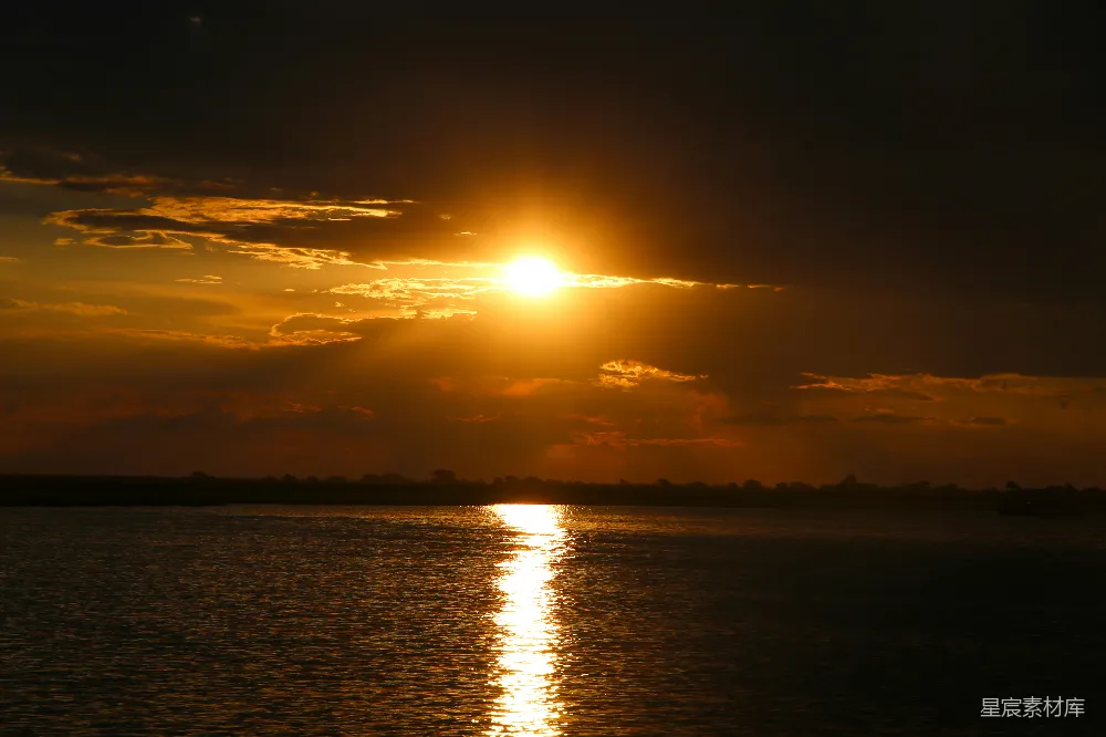 高清摄影 夕阳 湖景 宁静 自然 风景 夕阳下的宁静湖景