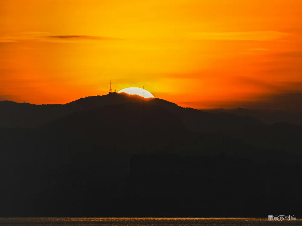高清摄影 日落 山景 自然风光 宁静 风景 山巅日落
