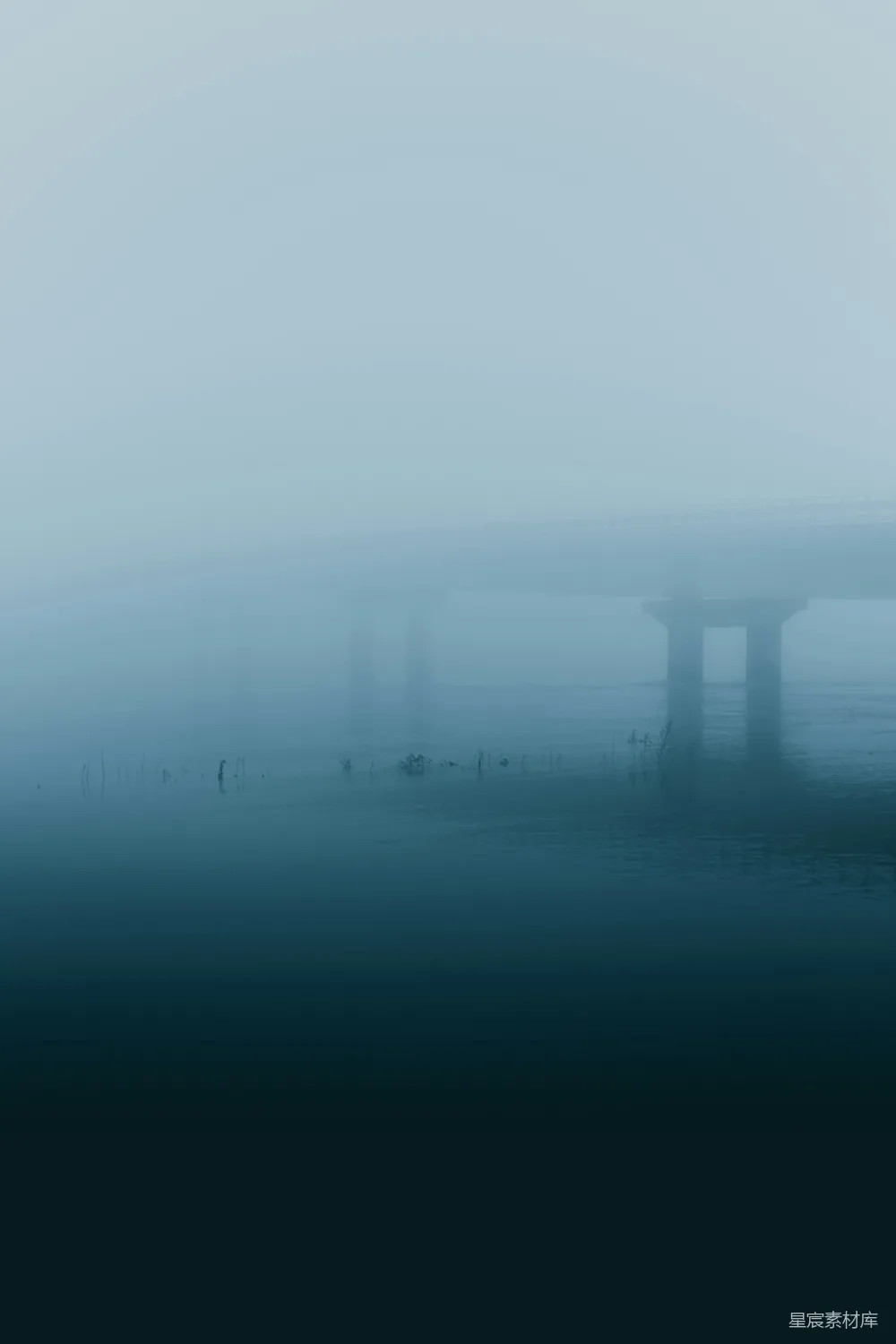 高清摄影 雾 宁静 桥梁 自然 风景 雾中静谧的桥