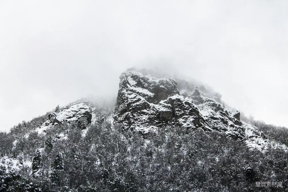 高清摄影 山峰 雪景 自然风光 冬季 户外 雪后的山峰