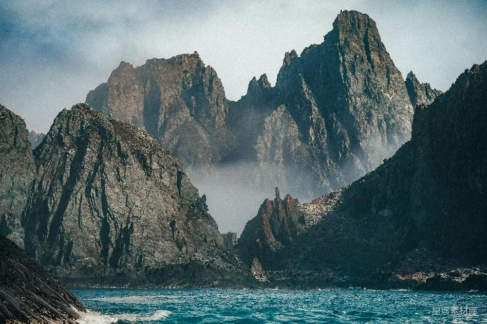 高清摄影 山景 海洋 自然风光 宁静 冒险 山海之间的宁静