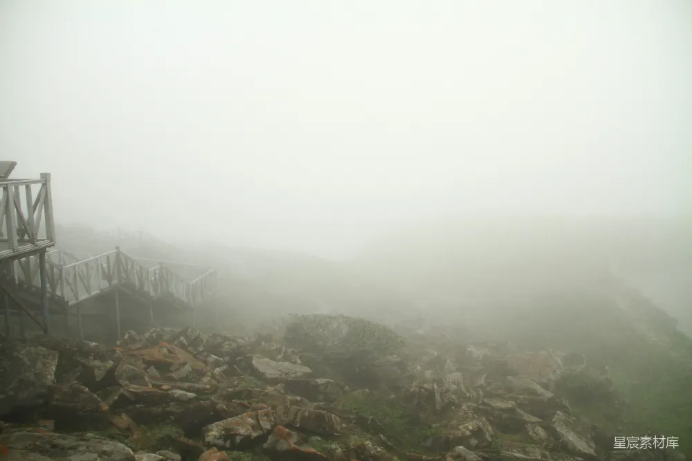 高清摄影 雾景 观景台 自然风光 户外 旅游 雾中观景台