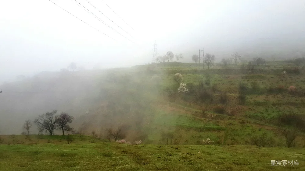 高清摄影 自然风光 清晨 山丘 雾景 宁静 雾中青山