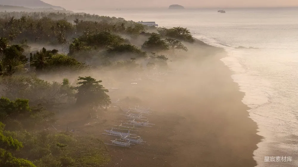 高清摄影 海滩 晨雾 自然风光 宁静 旅行 晨雾中的海滩