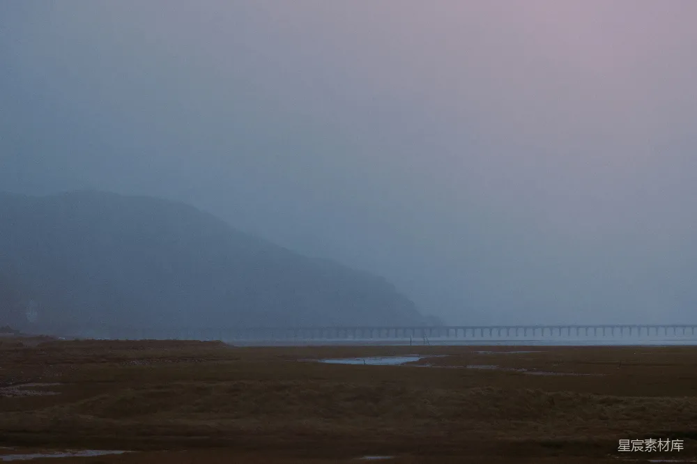 高清摄影 桥梁 雾气 自然 宁静 风景 雾中宁静的桥梁