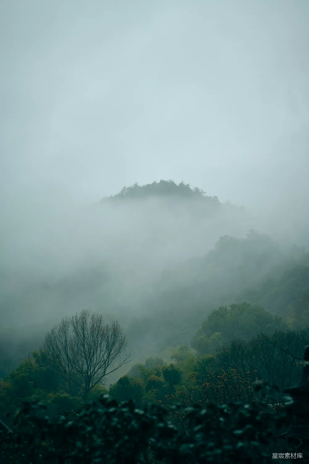 高清摄影 山景 雾气 自然风光 宁静 清晨 雾中青山