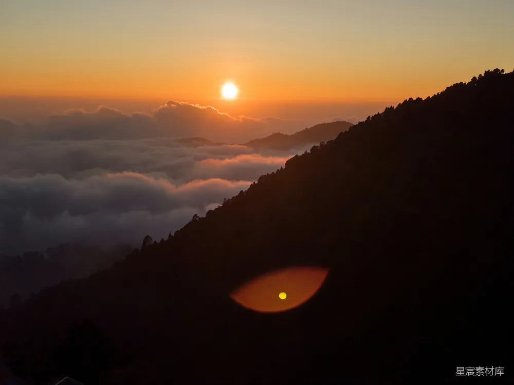 高清摄影 日出 云海 山景 自然风光 晨光 云海日出：山间晨曦