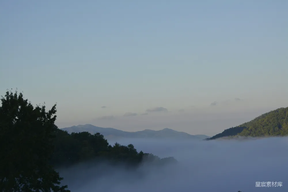 高清摄影 自然风光 清晨 山峦 云海 宁静 云海山峦晨景