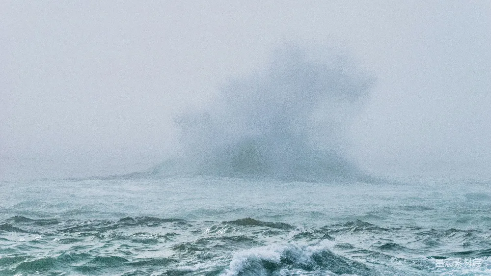 高清摄影 海洋 雾气 波浪 自然 宁静 雾中波涛