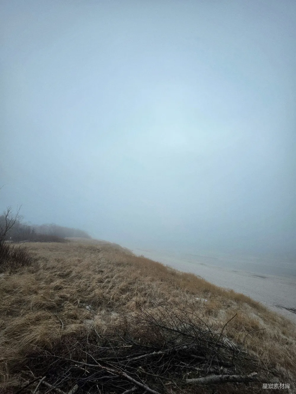高清摄影 自然 宁静 风景 雾气 海岸 雾中海岸线