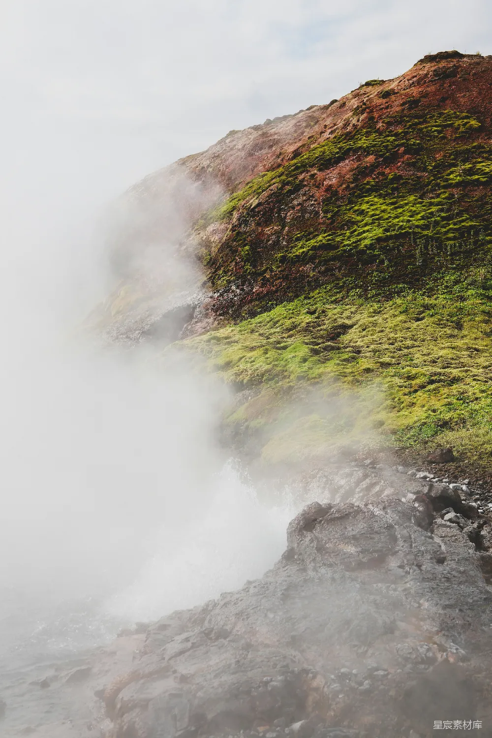 高清摄影 火山 蒸汽 苔藓 自然 景观 火山口的蒸汽与苔藓