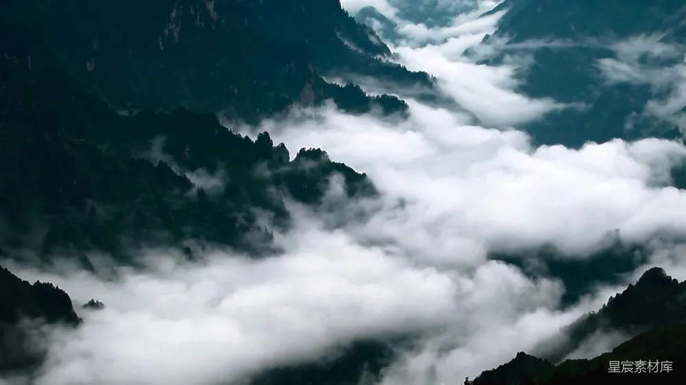 高清摄影 山川 云雾 自然风光 宁静 户外 云海缭绕的山间
