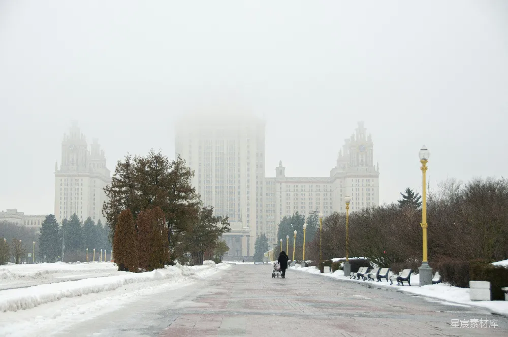 高清摄影 莫斯科大学 雪景 城市风光 历史建筑 冬季 雪后莫斯科大学的宁静