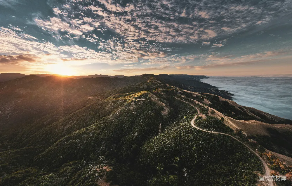 高清摄影 山景 日出 自然风光 乡村道路 清晨 山间日出与蜿蜒小径
