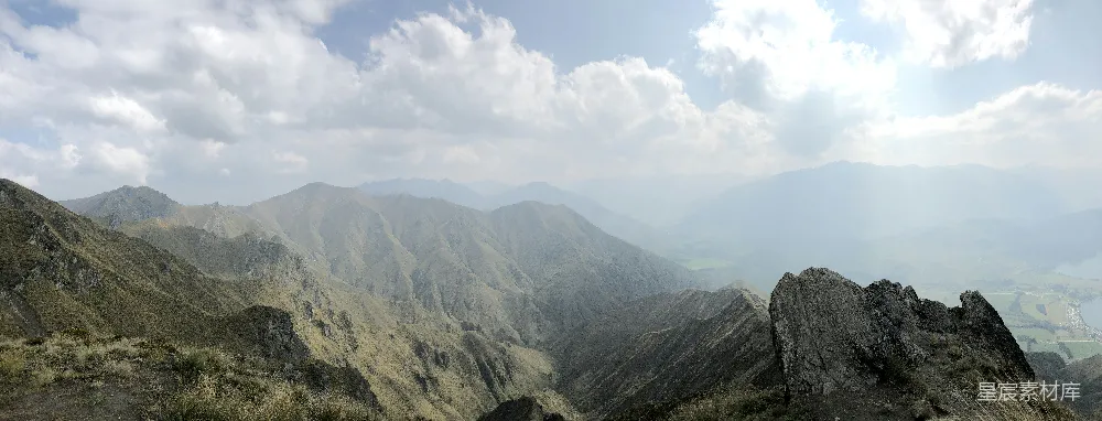 高清摄影 山脉 自然风光 户外旅行 风景如画 探险 群山环绕的壮丽景色