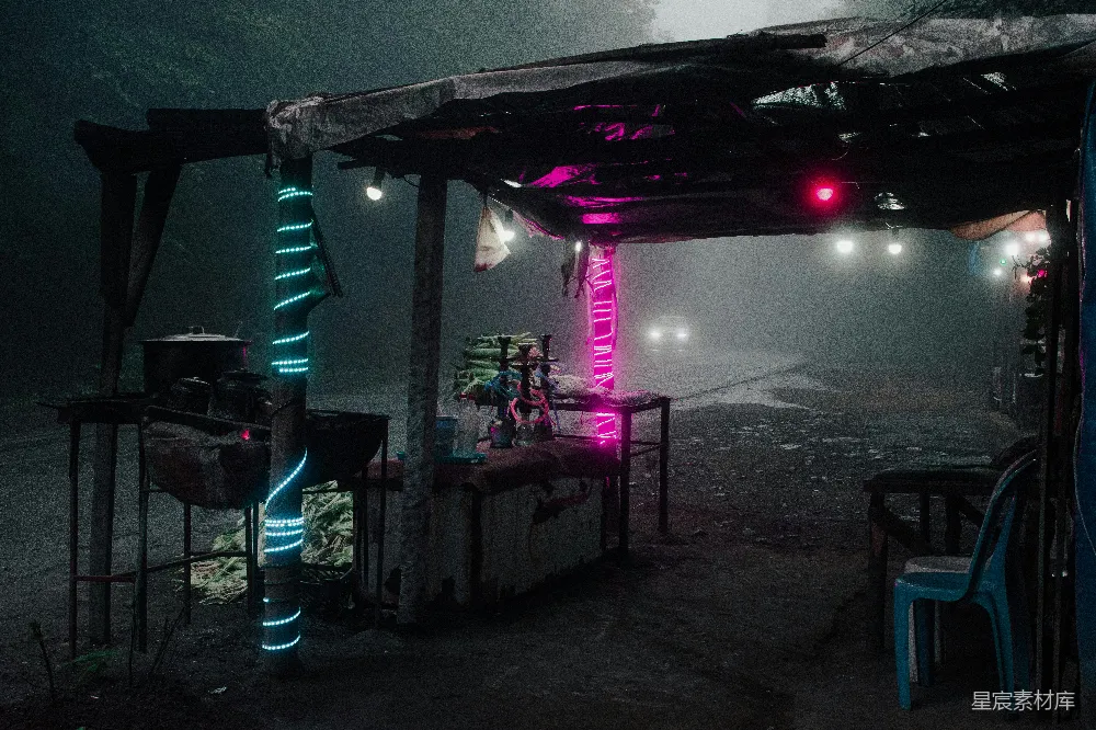 高清摄影 夜晚 霓虹灯 路边摊 雨景 城市生活 雨夜下的霓虹小摊