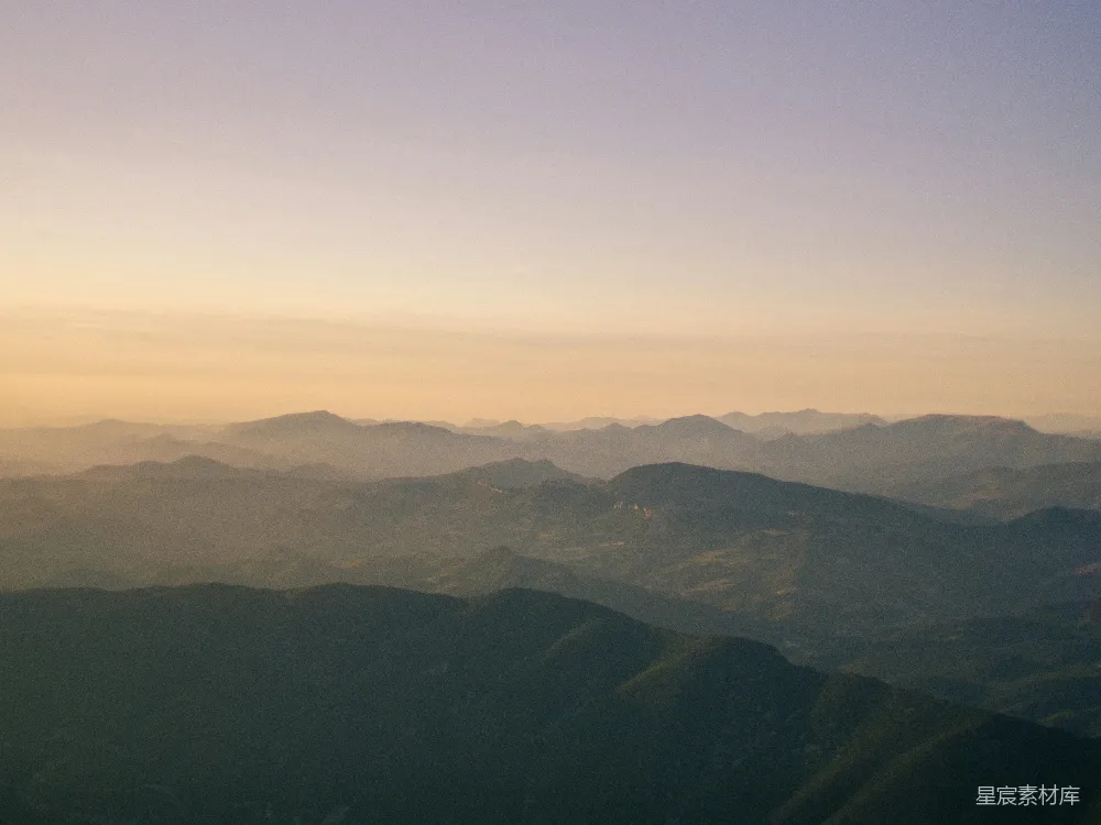 高清摄影 自然风光 山川 清晨 宁静 风景 晨光中的群山