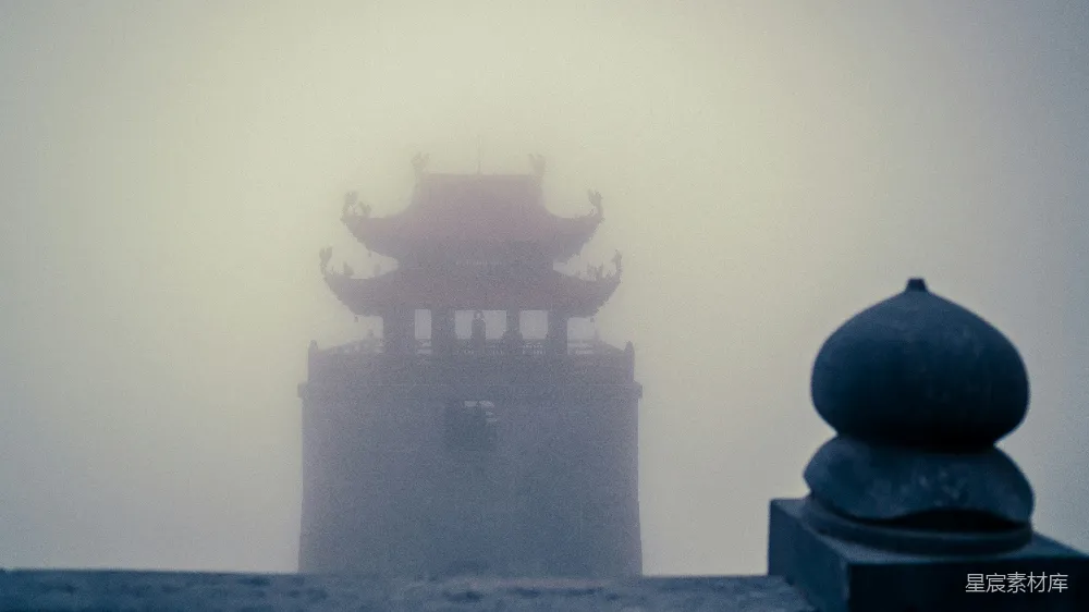 高清摄影 古塔 雾景 传统建筑 宁静 历史 雾中古塔