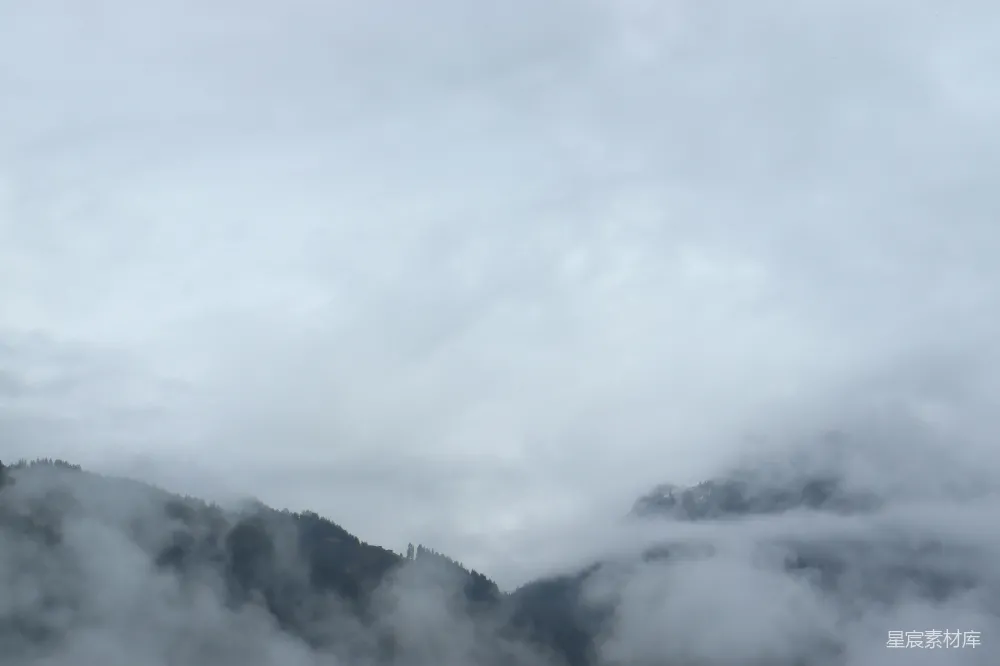 高清摄影 自然风光 山景 云雾 宁静 户外 云雾缭绕的山景