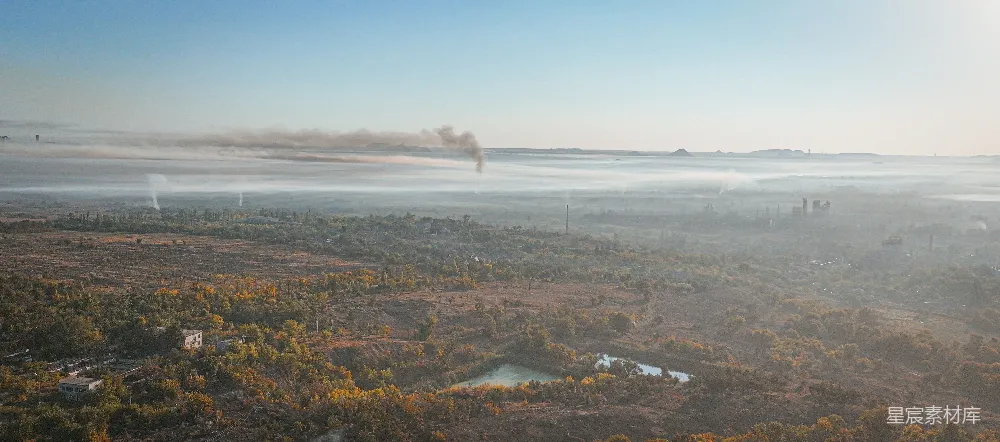 高清摄影 工业区 清晨 雾景 城市环境 自然与城市 工业区的清晨雾景