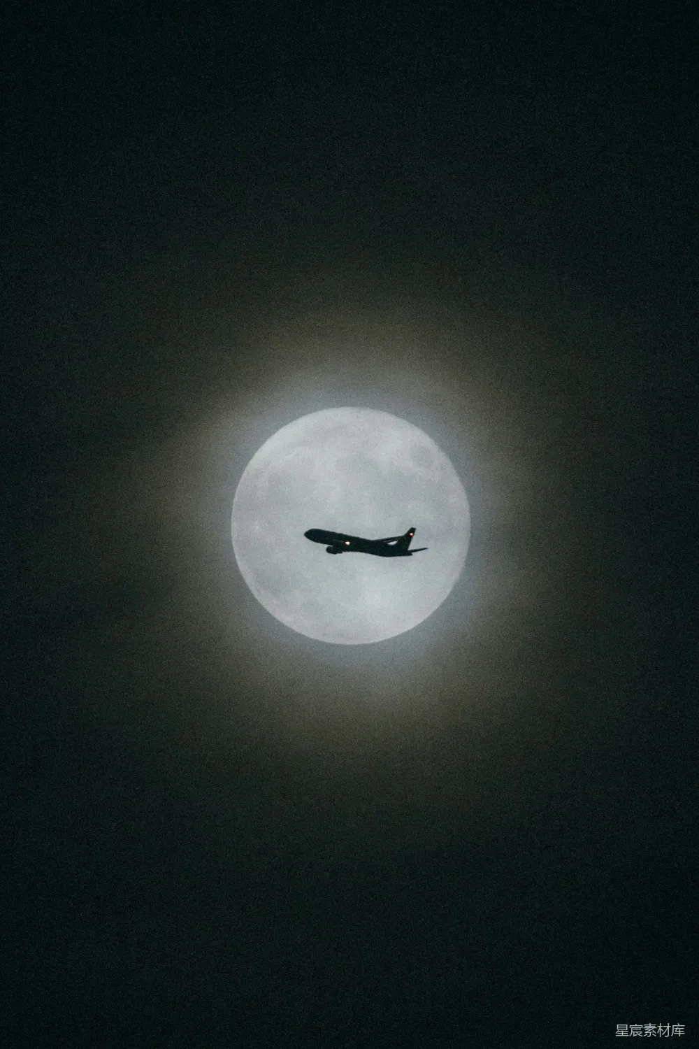 高清摄影 夜景 月亮 飞机 自然风光 旅行 夜空中的月亮与飞机