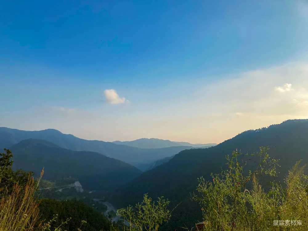 高清摄影 自然风光 山脉 清晨 宁静 户外 山间晨曦