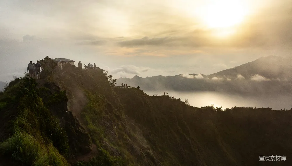 高清摄影 自然风光 日落 火山口湖 旅行 户外 日落时分的火山口湖