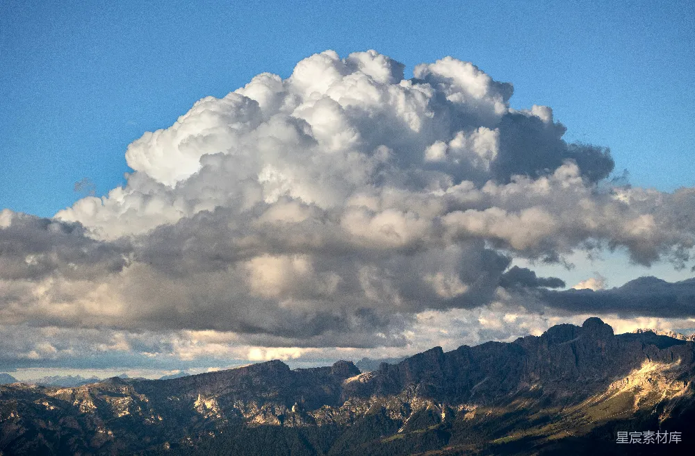 高清摄影 山峰 云层 自然景观 户外 风景 云海之上