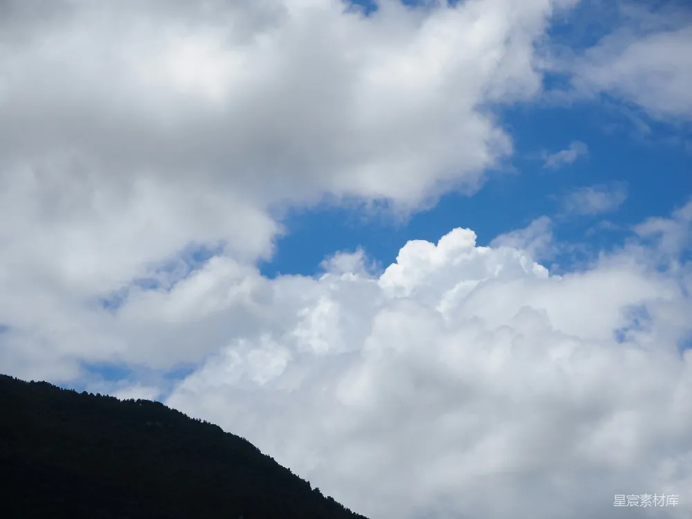 高清摄影 天空 云彩 山脉 自然风光 清新 蓝天白云下的山景