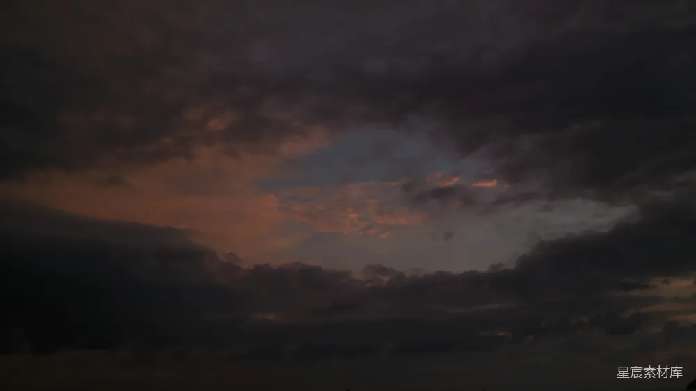 高清摄影 黄昏 云彩 自然风光 宁静 天空 黄昏时分的天空