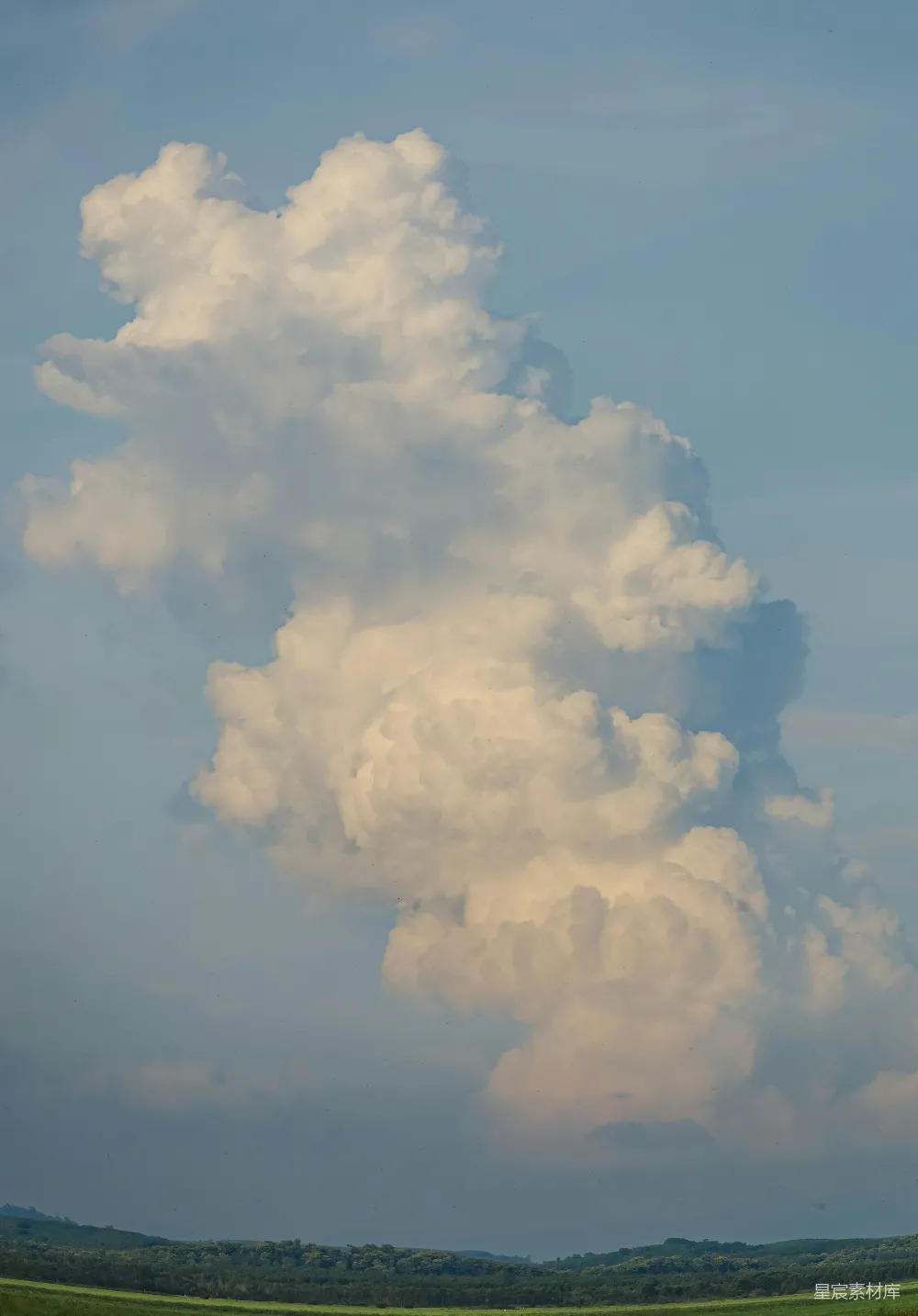 高清摄影 自然景观 天空 云层 户外 天气 壮丽的积云