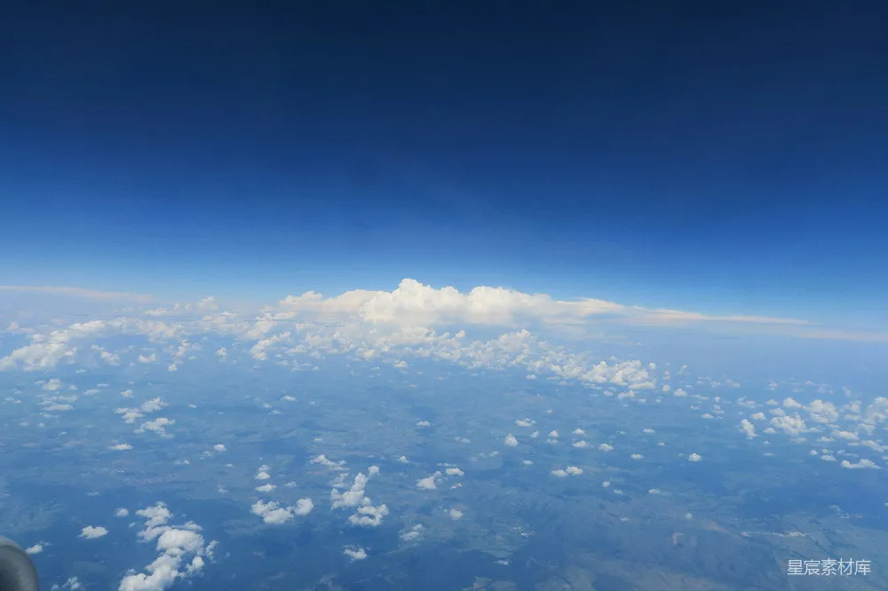高清摄影 天空 云朵 自然景观 旅行 宁静 空中俯瞰云海