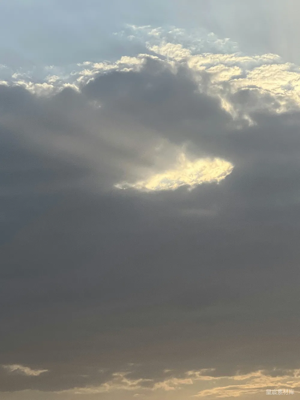 高清摄影 天空 云彩 夕阳 自然 风景 夕阳余晖中的云彩