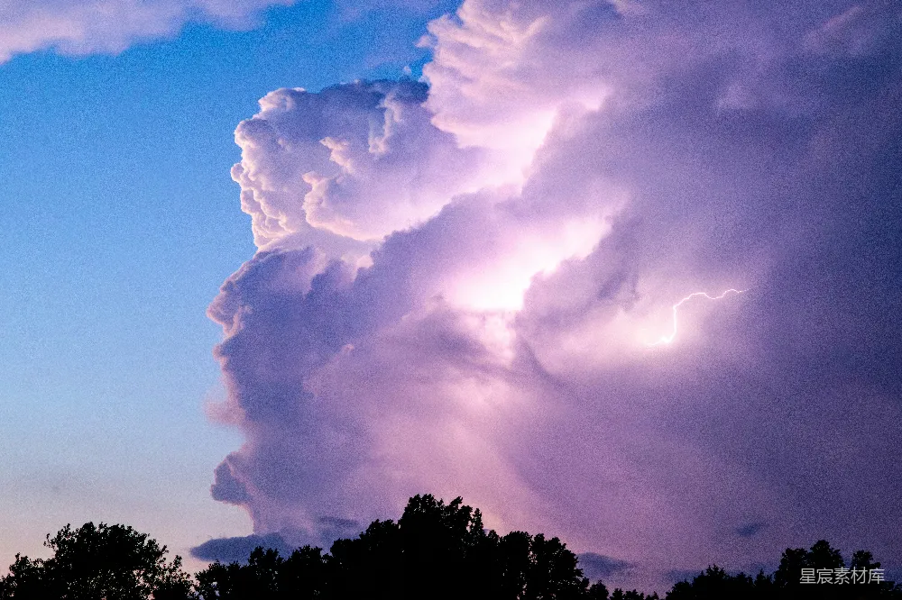 高清摄影 雷电 自然风光 风暴 紫色天空 戏剧性 闪电中的云层