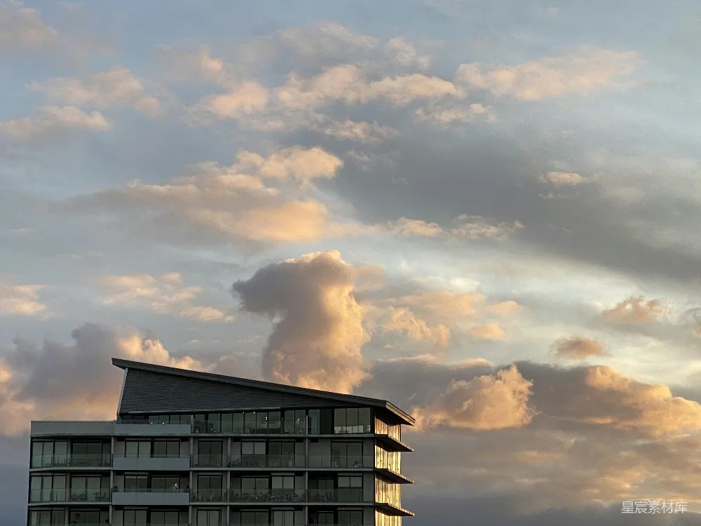 高清摄影 城市景观 天空 建筑 自然 黄昏 云与建筑的黄昏