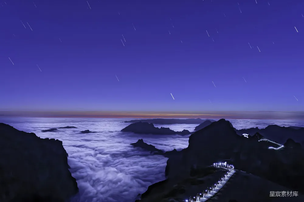 高清摄影 夜景 云海 山峰 星空 自然美景 云海之巅的夜景