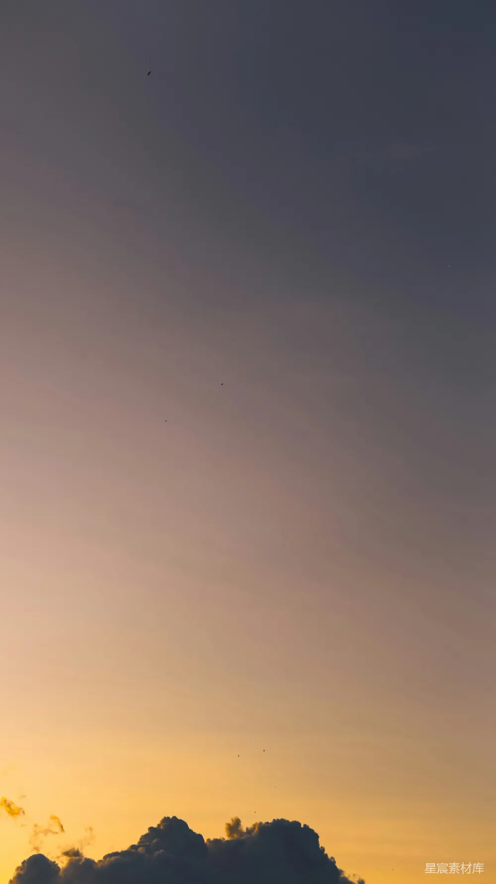 高清摄影 天空 云层 黄昏 宁静 自然 黄昏的天空