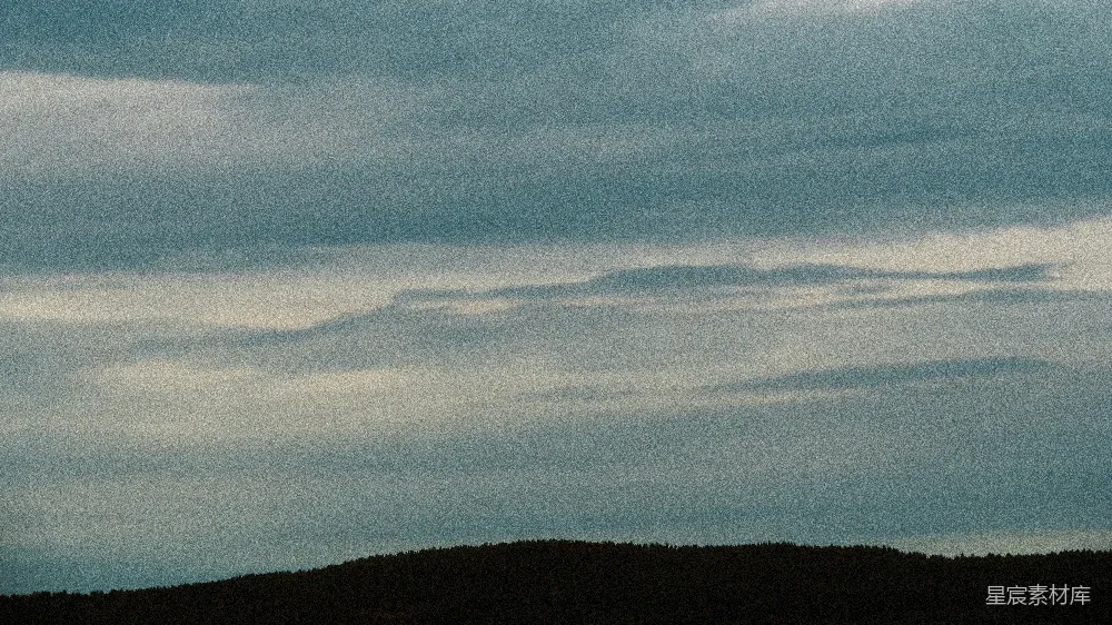 高清摄影 自然 风景 宁静 天空 山脉 云海中的森林轮廓