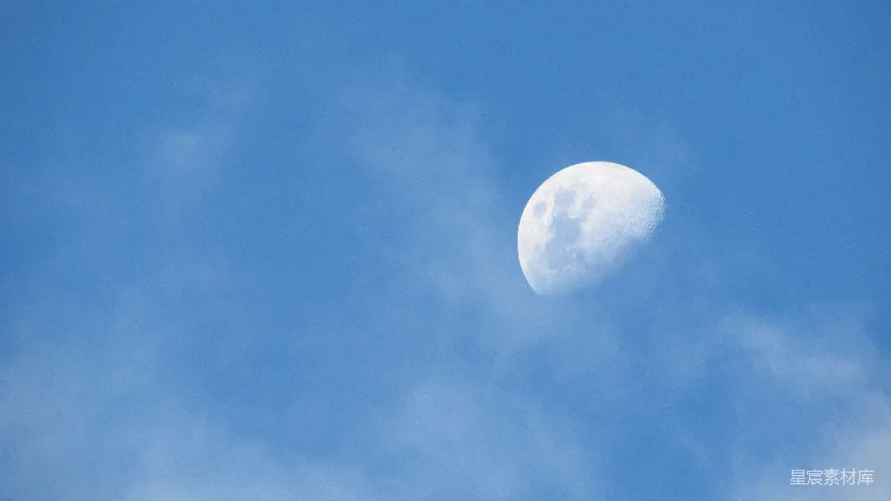 高清摄影 月亮 天空 自然 宁静 户外 晴空中的半圆月亮