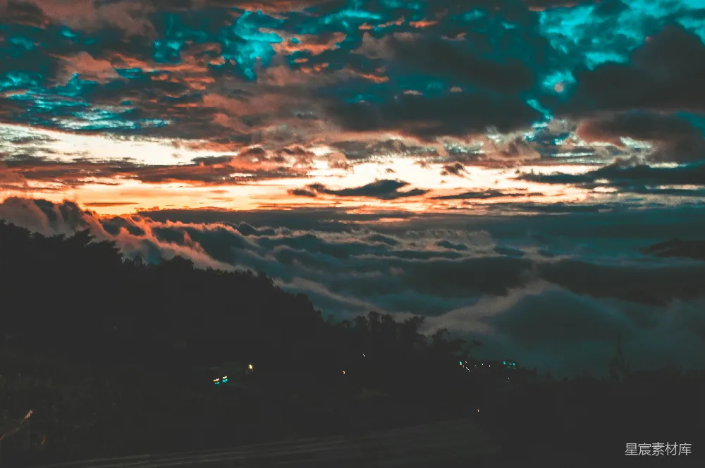 高清摄影 日落 云海 宁静 自然美景 天空 日落云海的宁静时刻