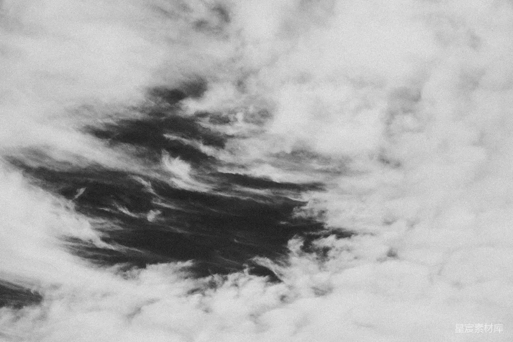 高清摄影 天空 乌云 自然 黑白 写实 乌云密布的天空