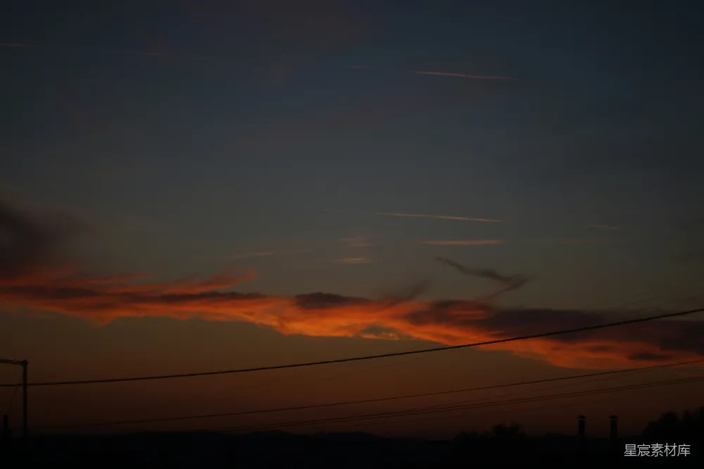 高清摄影 日落 自然风光 宁静 晚霞 城市 夕阳下的天空