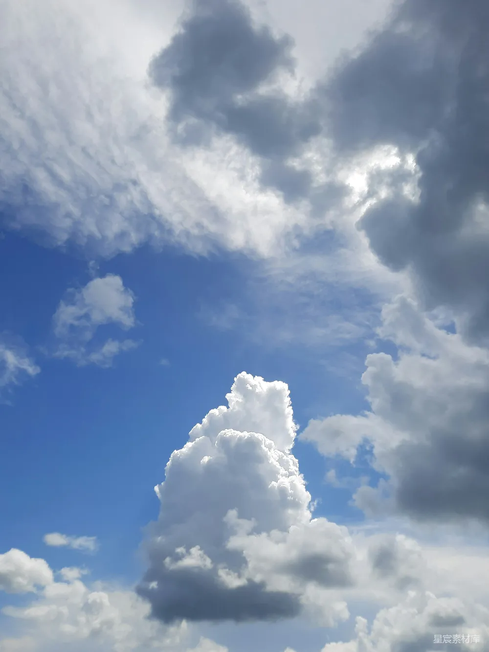 高清摄影 天空 云朵 自然 宁静 户外 天空中的云朵