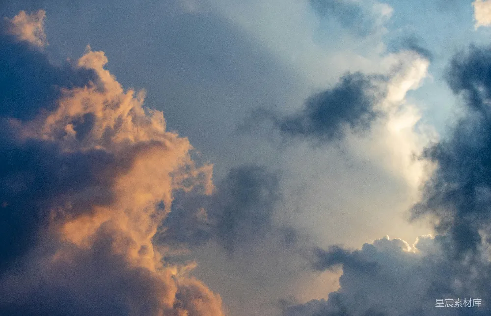 高清摄影 云彩 夕阳 自然风光 宁静 天空 夕阳下的云彩