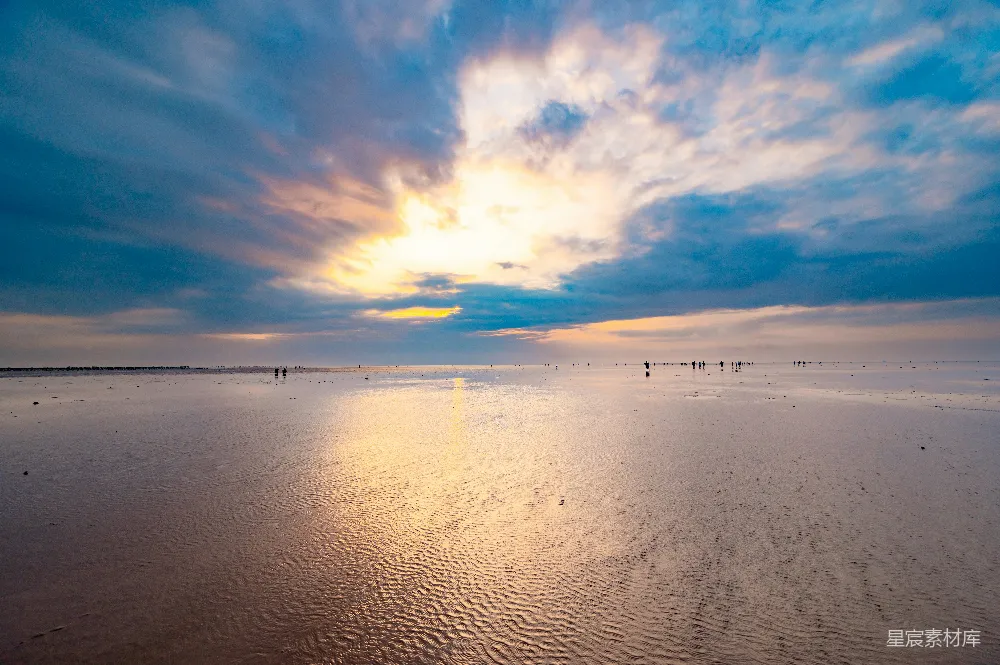 高清摄影 海滩 日落 自然风光 宁静 旅行 夕阳下的海滩