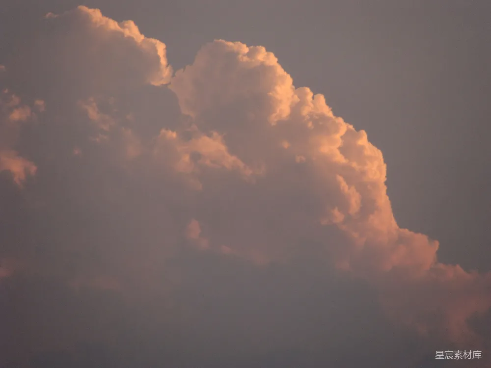 高清摄影 天空 云朵 黄昏 自然 宁静 夕阳下的云层