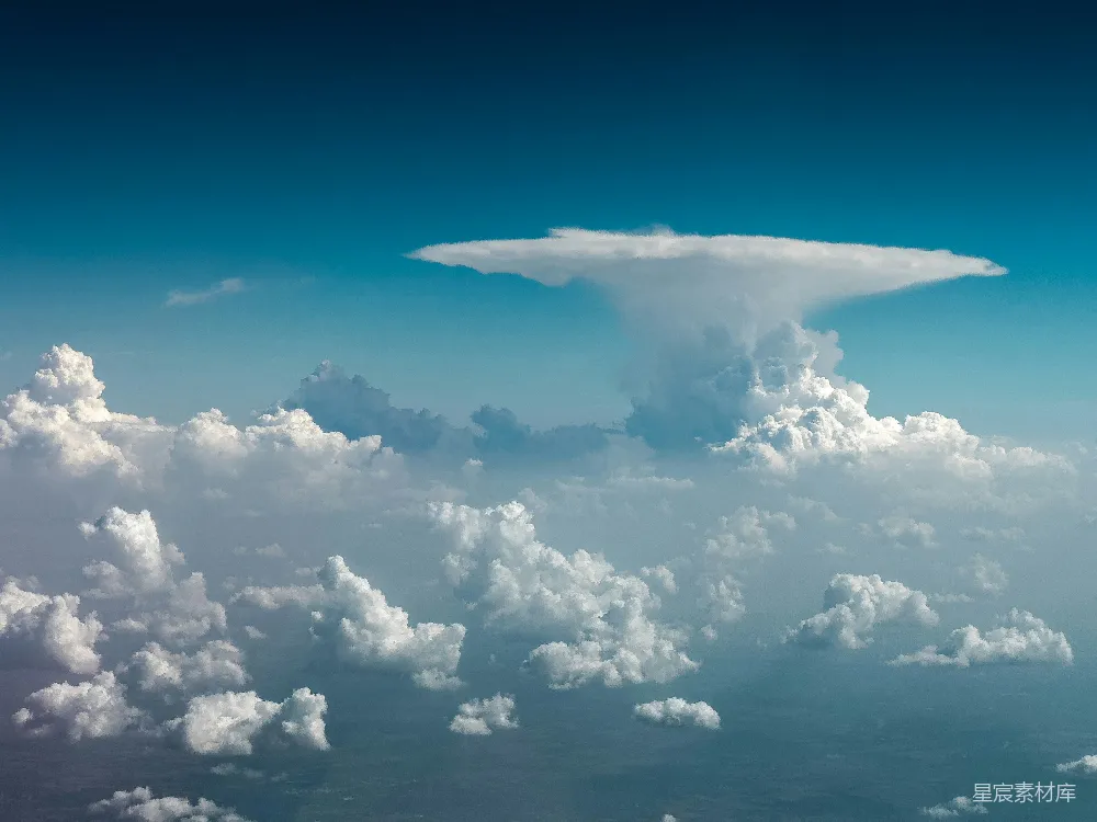 高清摄影 天空 白云 宁静 自然 旅行 蓝天白云：宁静的天空