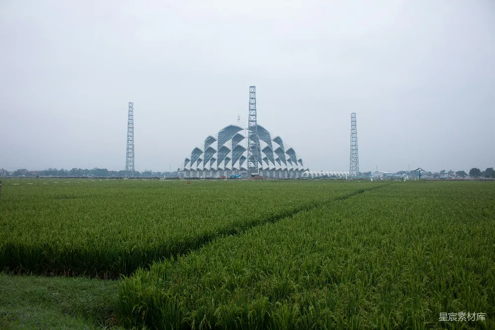 高清摄影 田野 现代建筑 乡村 建筑艺术 自然与城市 田野中的现代建筑